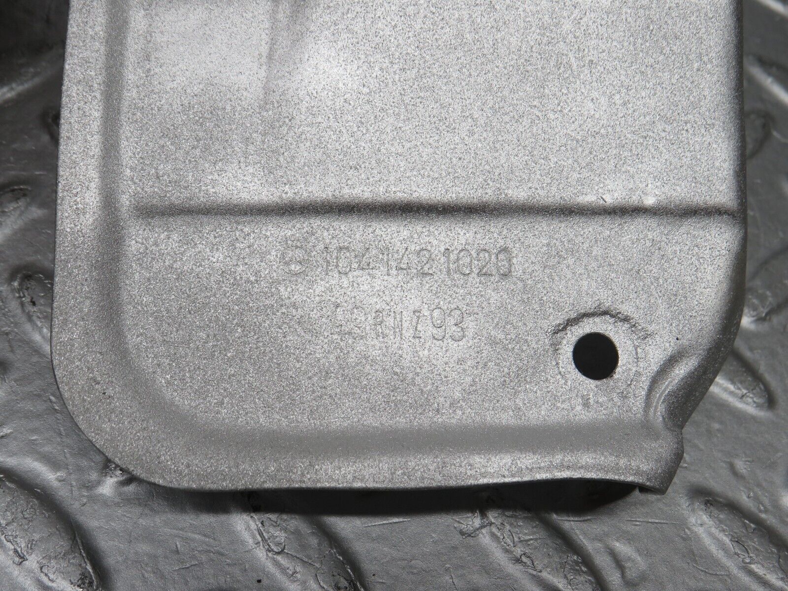 38635 Mercedes-Benz R129 280SL Coupe Exhaust Manifold Heat Shield 1041421020