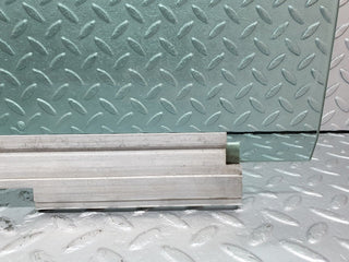 41131 Mercedes-Benz W126 300SE Front Right Door Window Glass