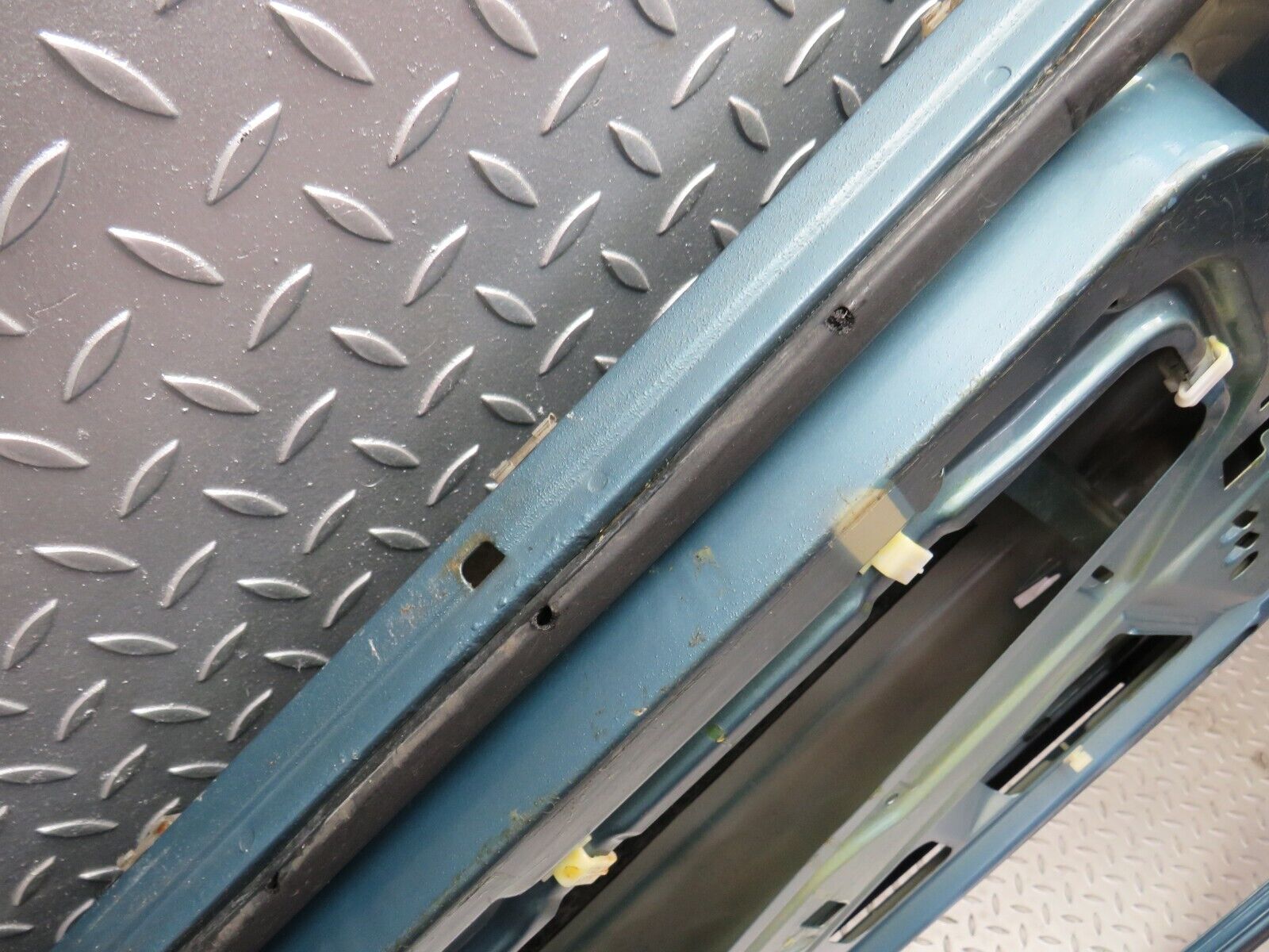 30827 Mercedes-Benz W201 190E 2.0L Front Left Door