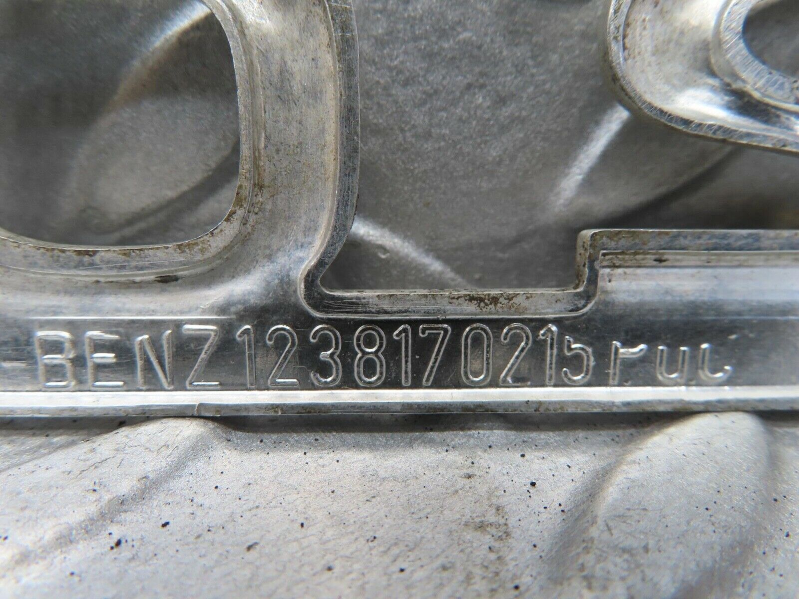 13647 Mercedes-Benz W123 200 Trunk  Badge Emblem 1238170215