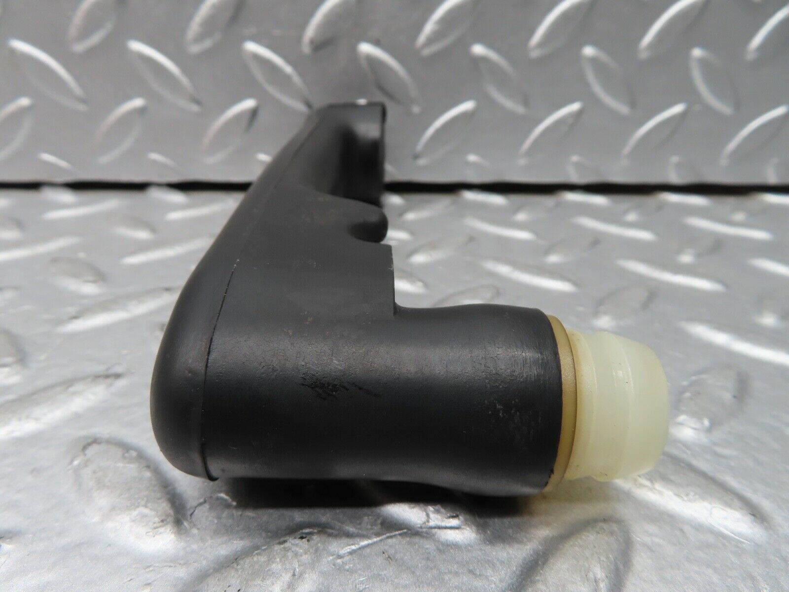 21221 Mercedes-Benz W123 230E Crankcase Breather Pipe 1020942682