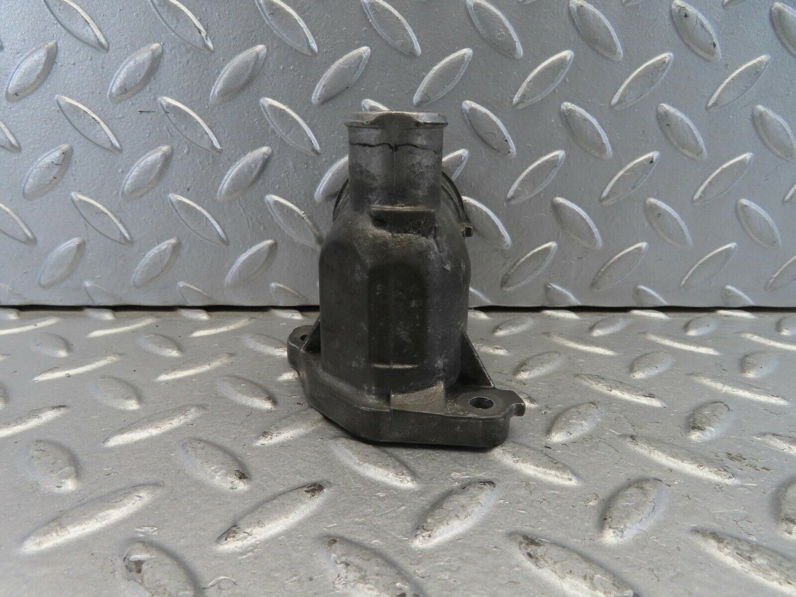 11249 Mercedes-Benz W221 S320 Coolant Flange Pipe 6422000056