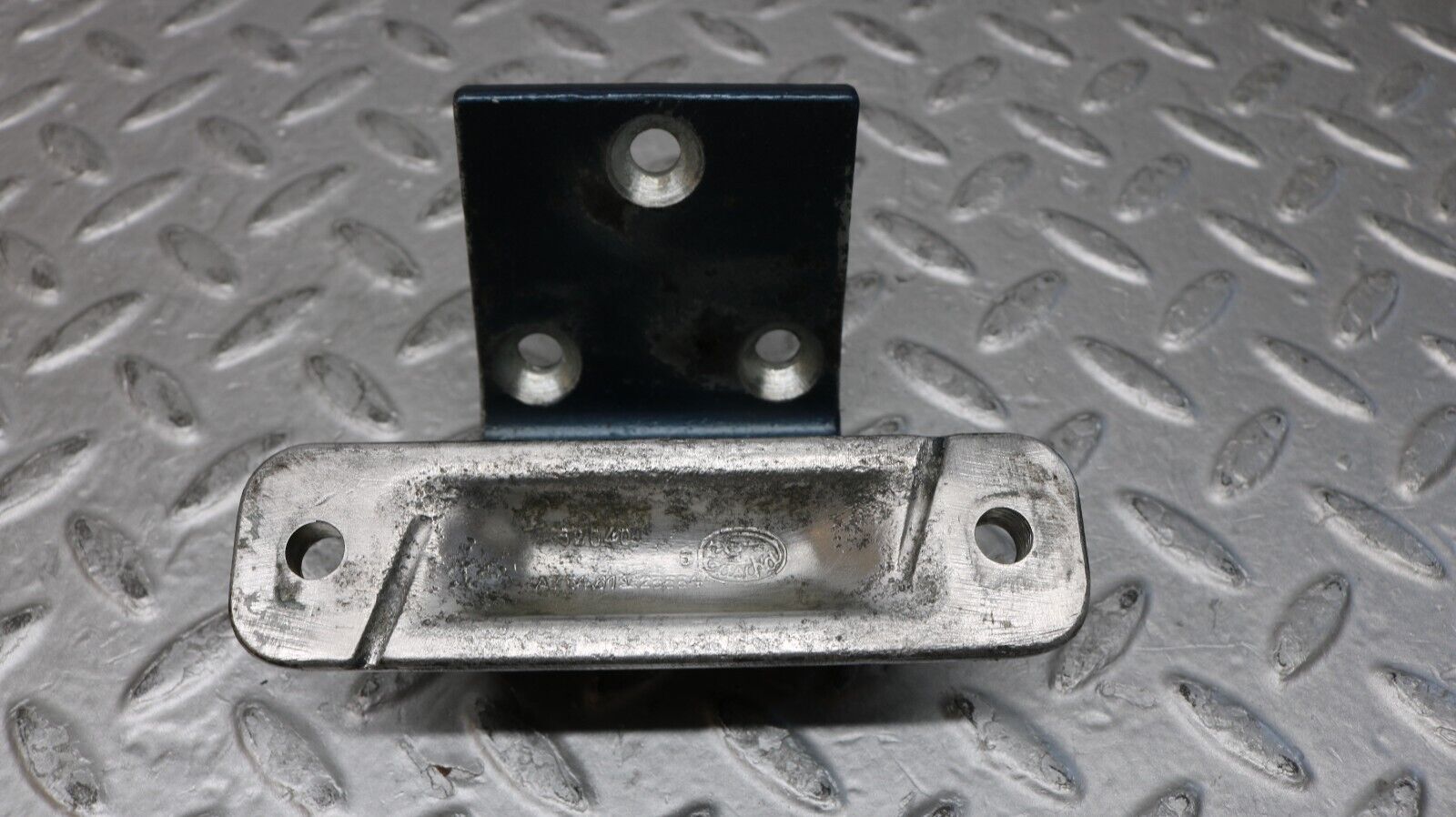 37273 Mercedes-Benz W109 300SEL Door Hinge Left Side
