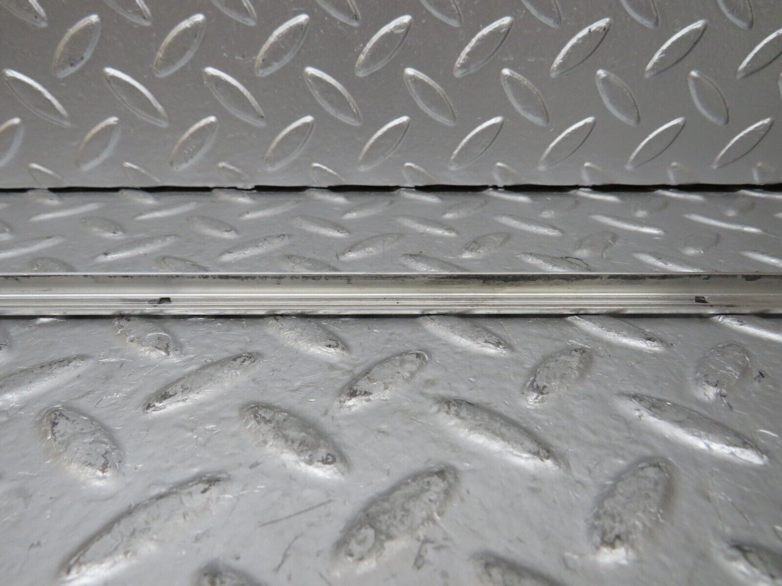 25804 Mercedes-Benz W124 280E Sunroof Chrome Trim