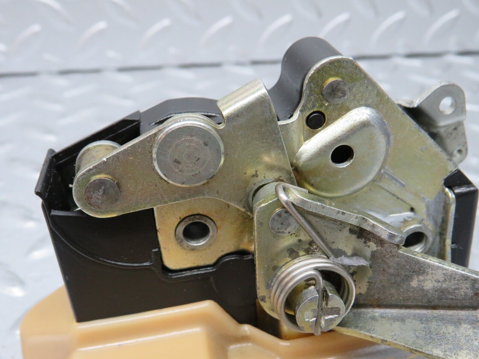 32455 Mercedes-Benz S124 300TE Wagon Rear Left Door Lock Mechanism