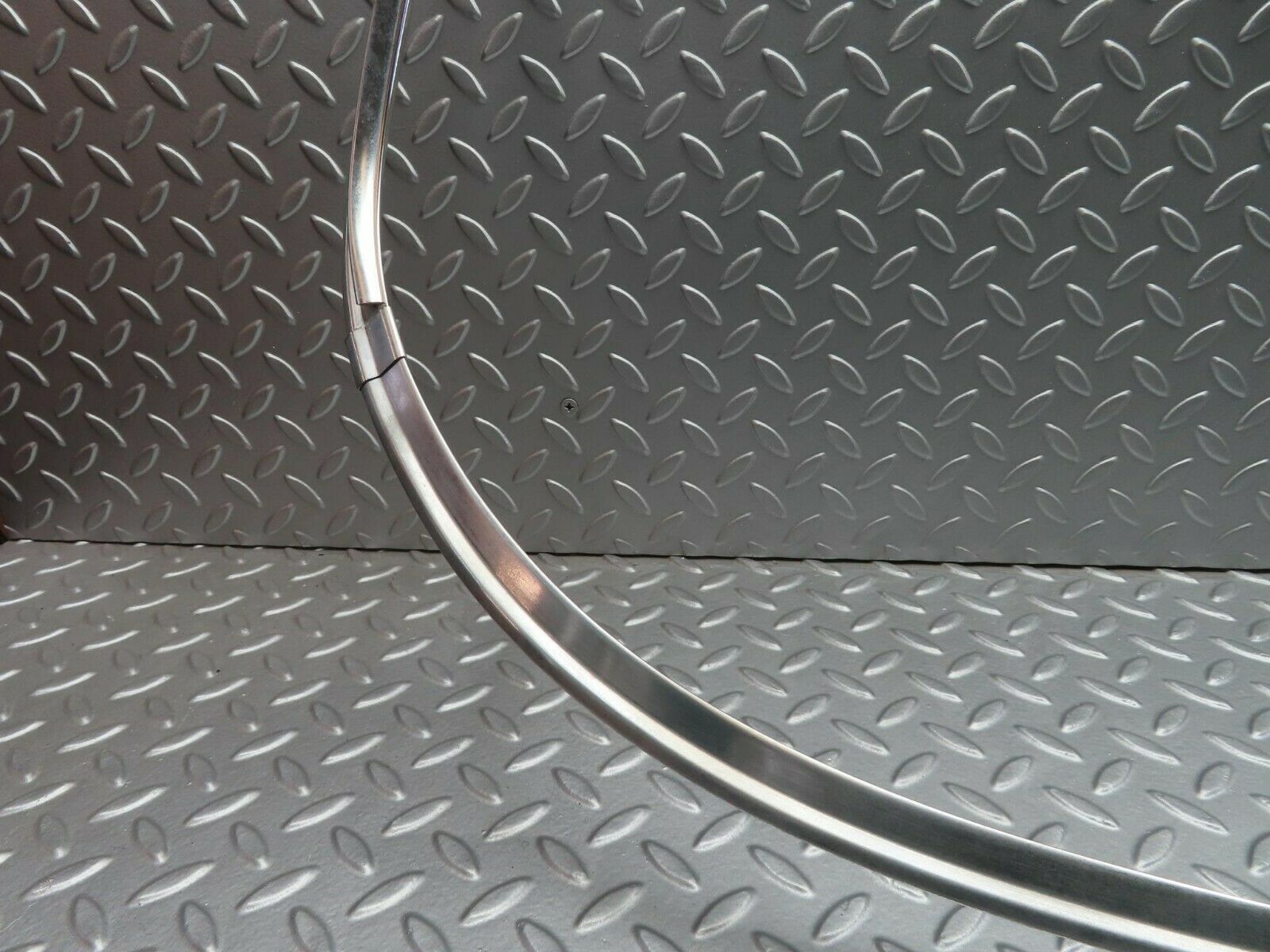 10142 Mercedes-Benz C123 230CE Coupe Rear Windscreen Chrome Trim
