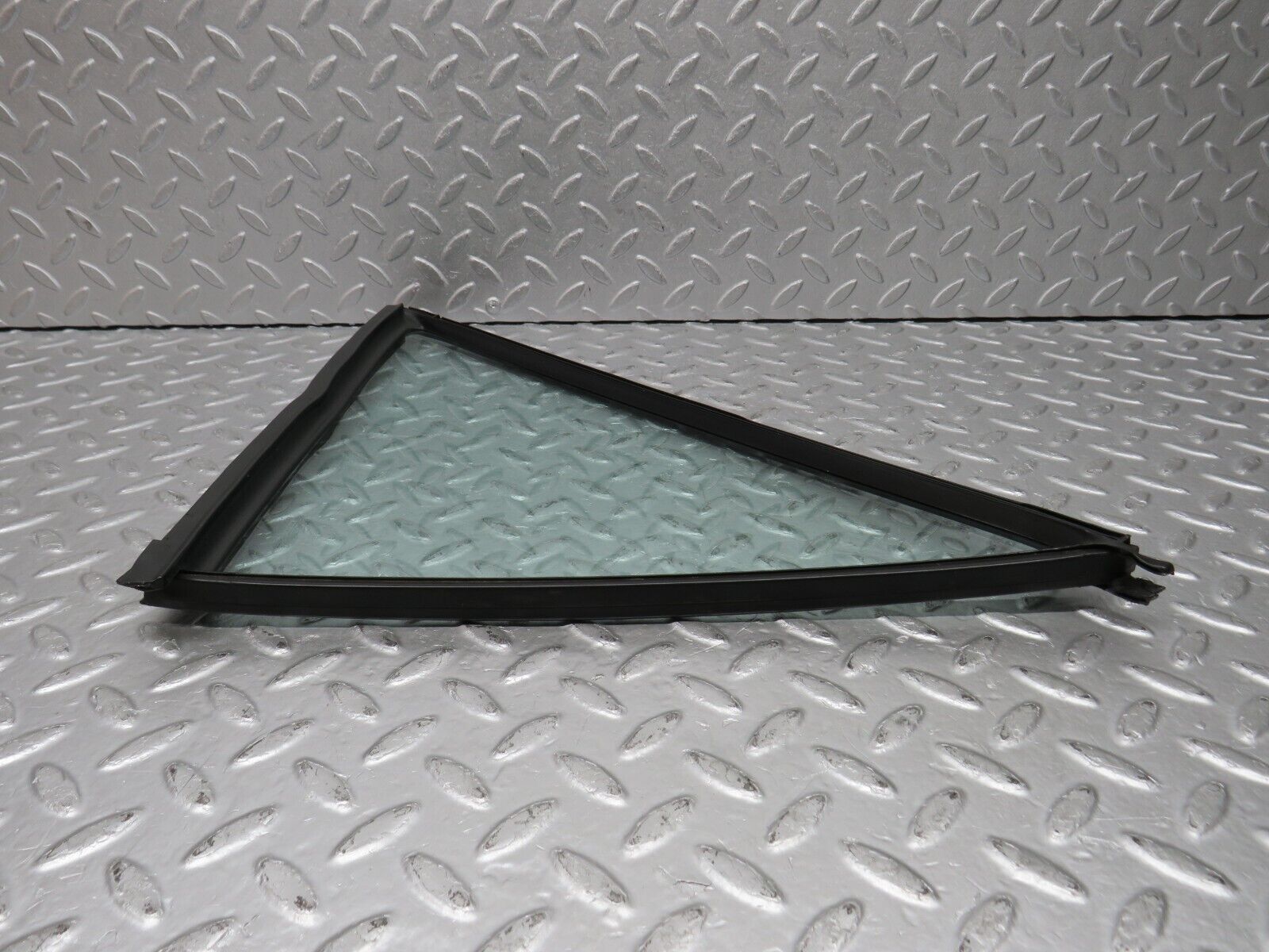 39067 Mercedes-Benz W201 190E 2.6L Rear Left Quarter Window Glass 2017350524