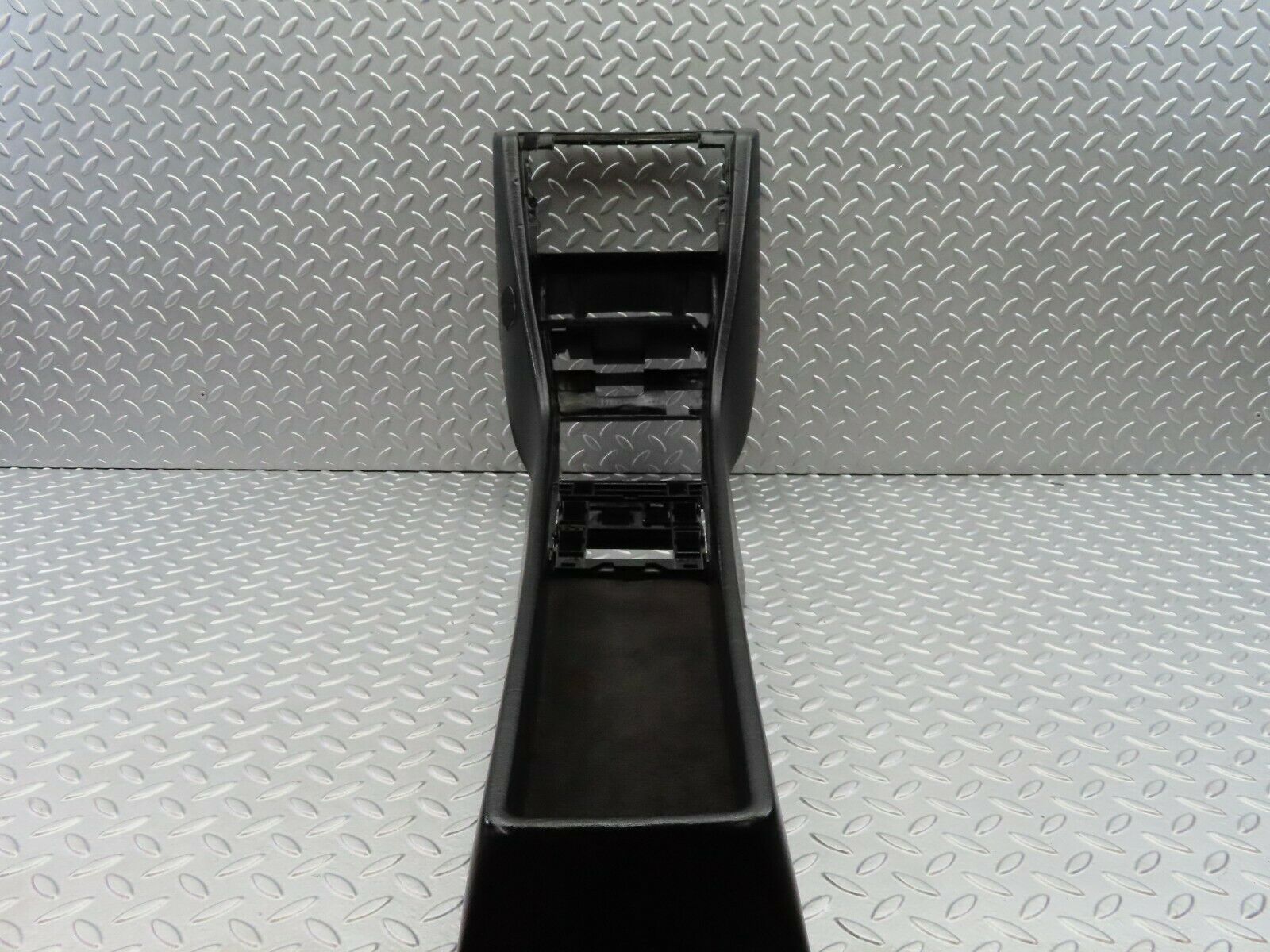 6456 Mercedes-Benz S124 E220 Wagon Centre Console Black