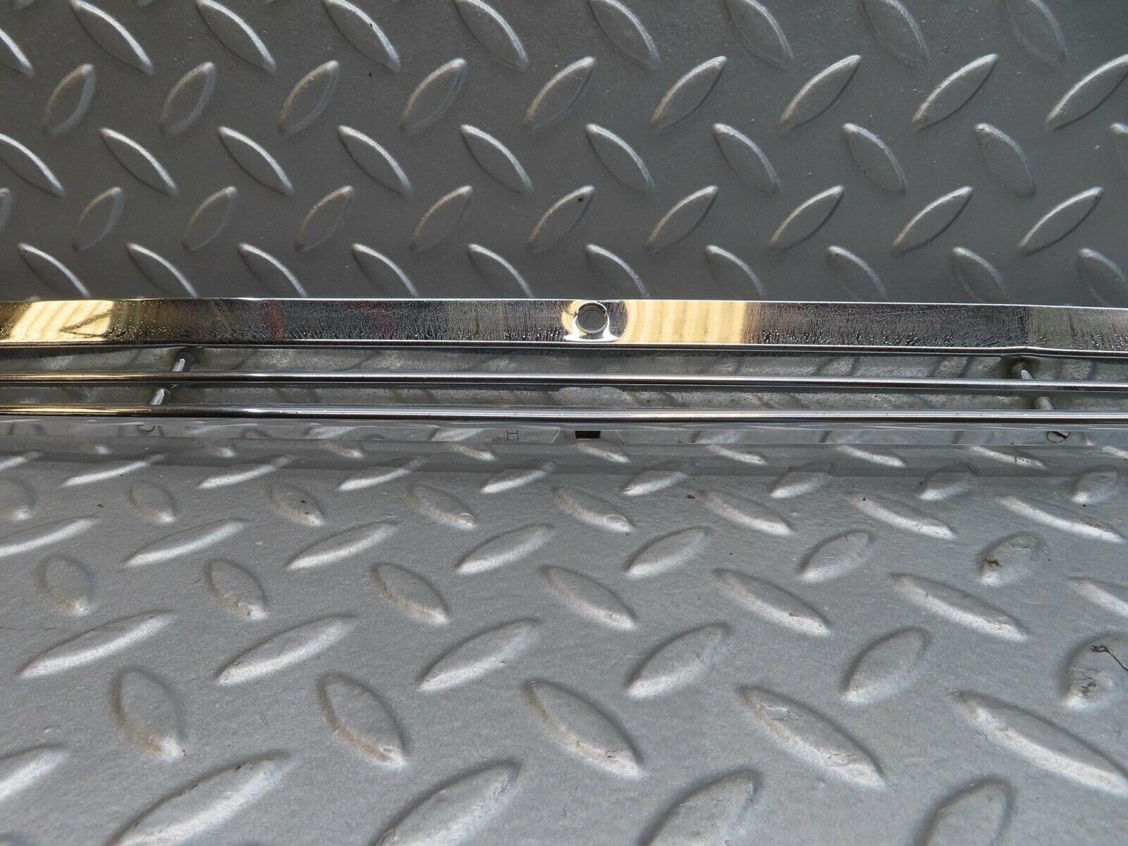 12654 Mercedes-Benz W111 220SE Air Intake Chrome Grill