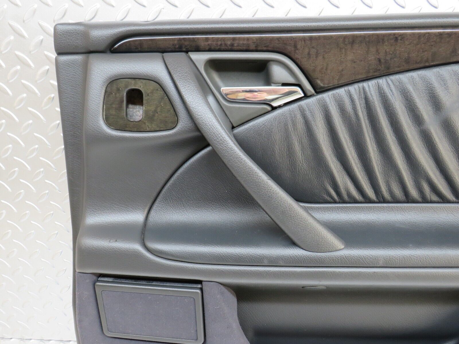 34733 Mercedes-Benz W210 320E Rear Right Door Card 2107374271