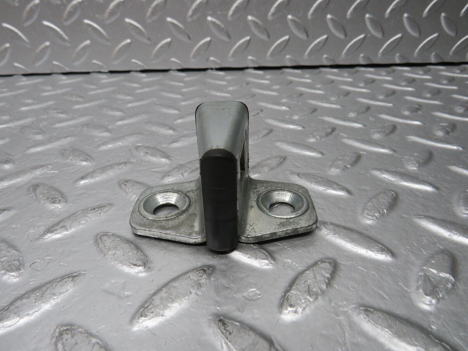 30752 Mercedes-Benz W201 190E 2.0L Door Lock Latch