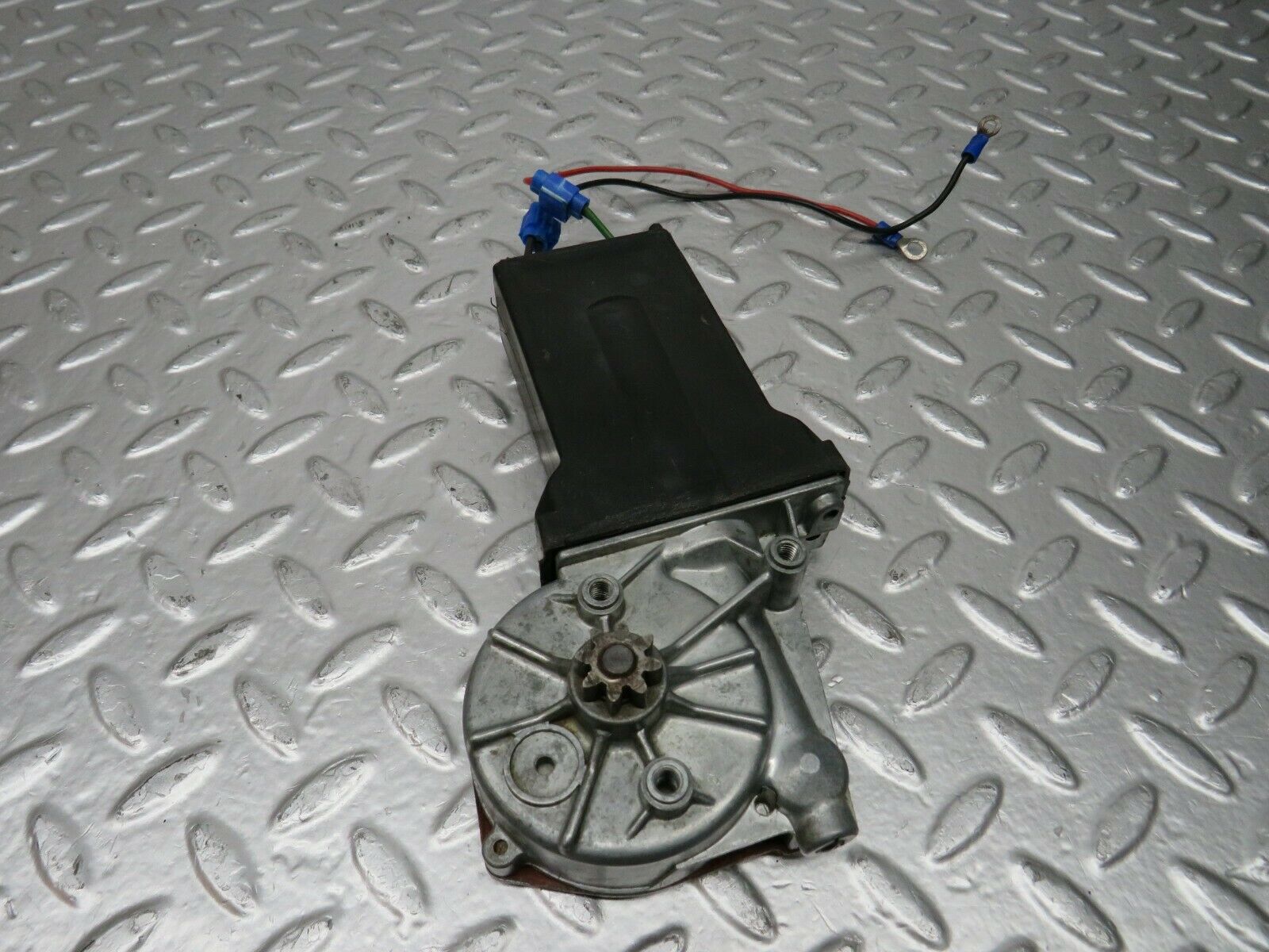 24558 Mercedes-Benz W108 Window Regulator Motor Front Right 0132001102