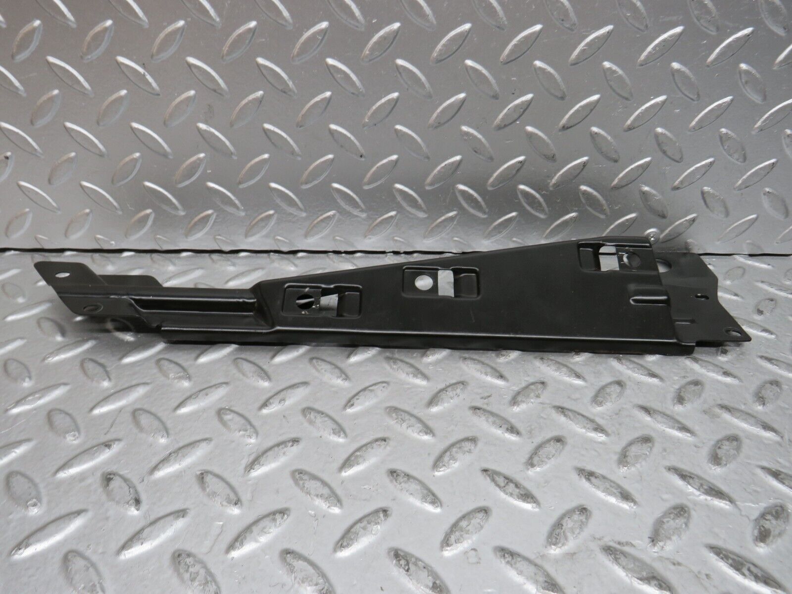 29165 Mercedes-Benz C124 320CE Coupe Rear Window Channel Support Left Side