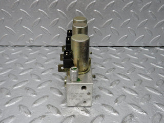 39462 Mercedes-Benz R129 320SL Coupe Roof Hydraulic Valve Right 1298002478