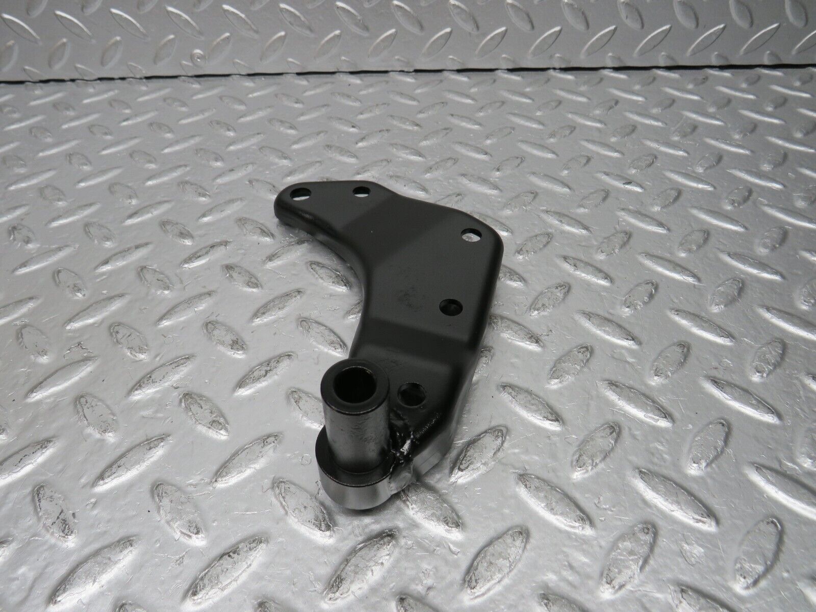 30868 Mercedes-Benz W201 190E 2.0L Power Steering Pump Bracket