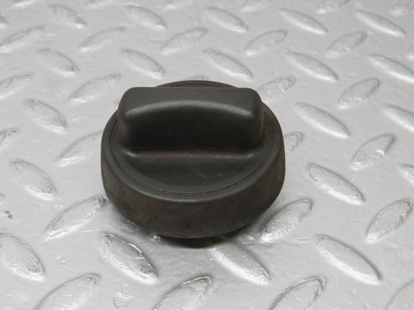 38590 Mercedes-Benz R129 280SL Coupe Fuel Tank Cap 1404700005