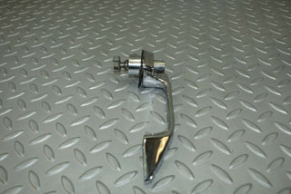 W115 door handle front right used OEM