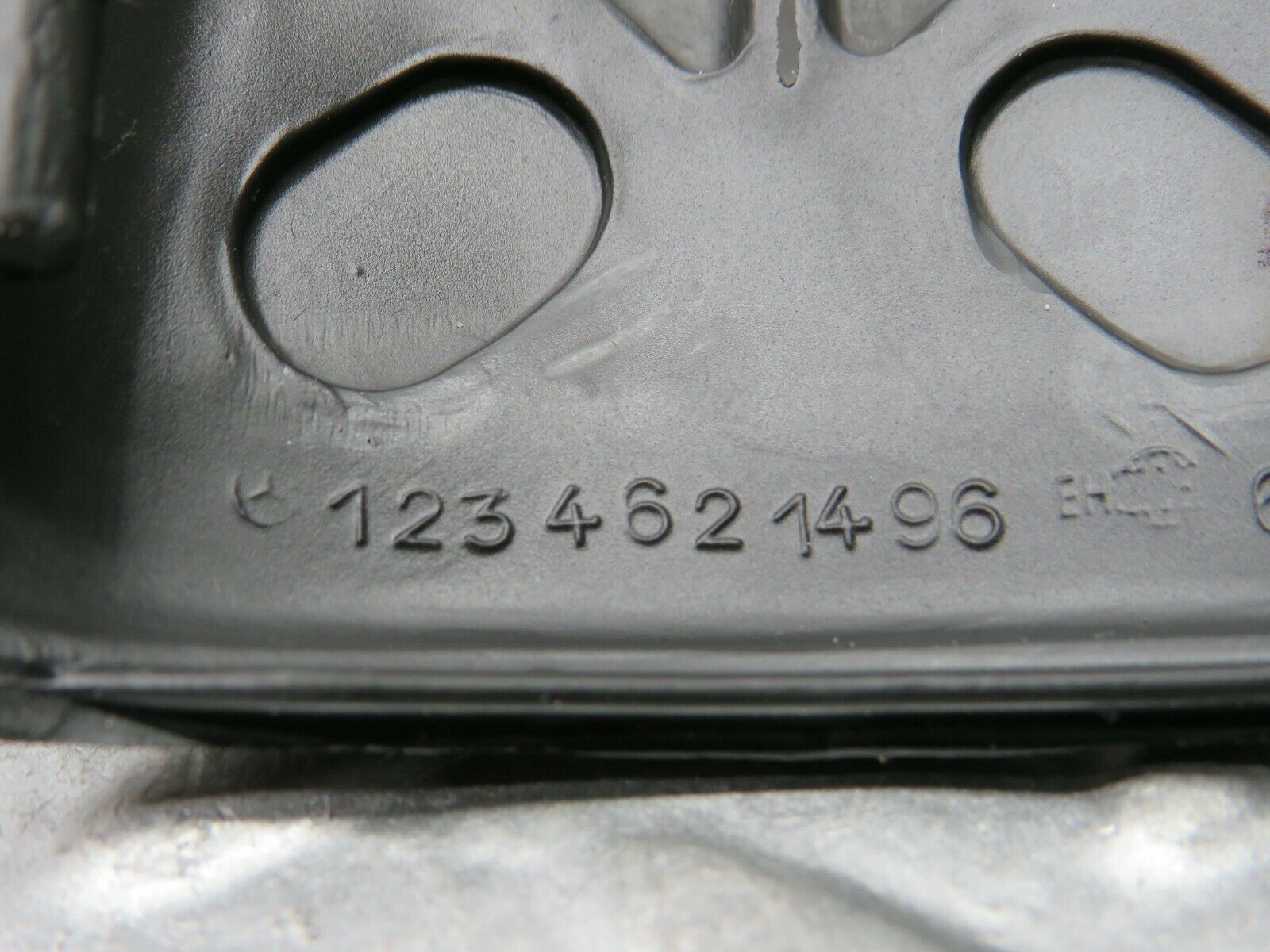 22094 Mercedes-Benz S123 280TE Wagon Steering Column Switch Cover 1234621496