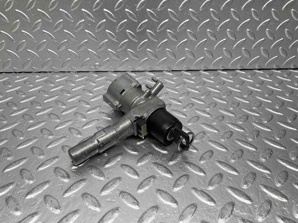 30200 Mercedes-Benz S123 240D Wagon Steering Lock Ignition Switch With Key