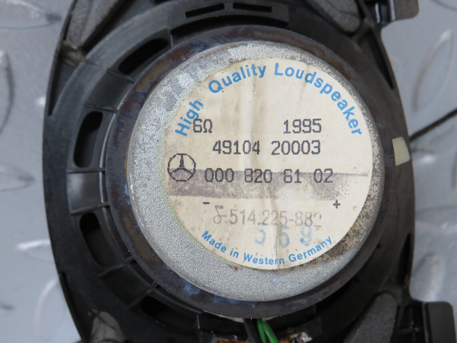 36137 Mercedes-Benz W126 420SE Front Speaker 0008205102
