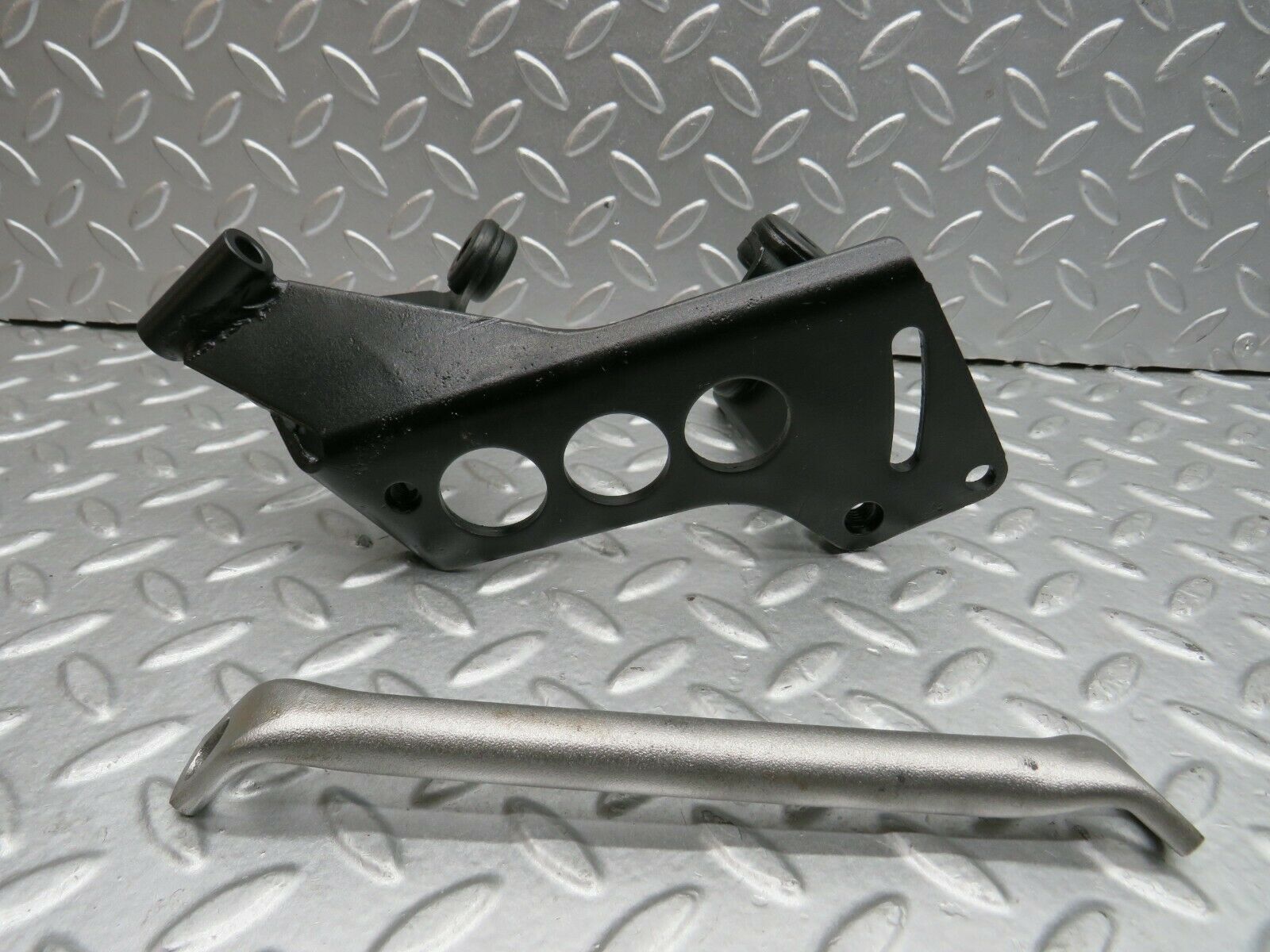 22283 Mercedes-Benz S123 280TE Wagon Power Steering Pump Holder Bracket