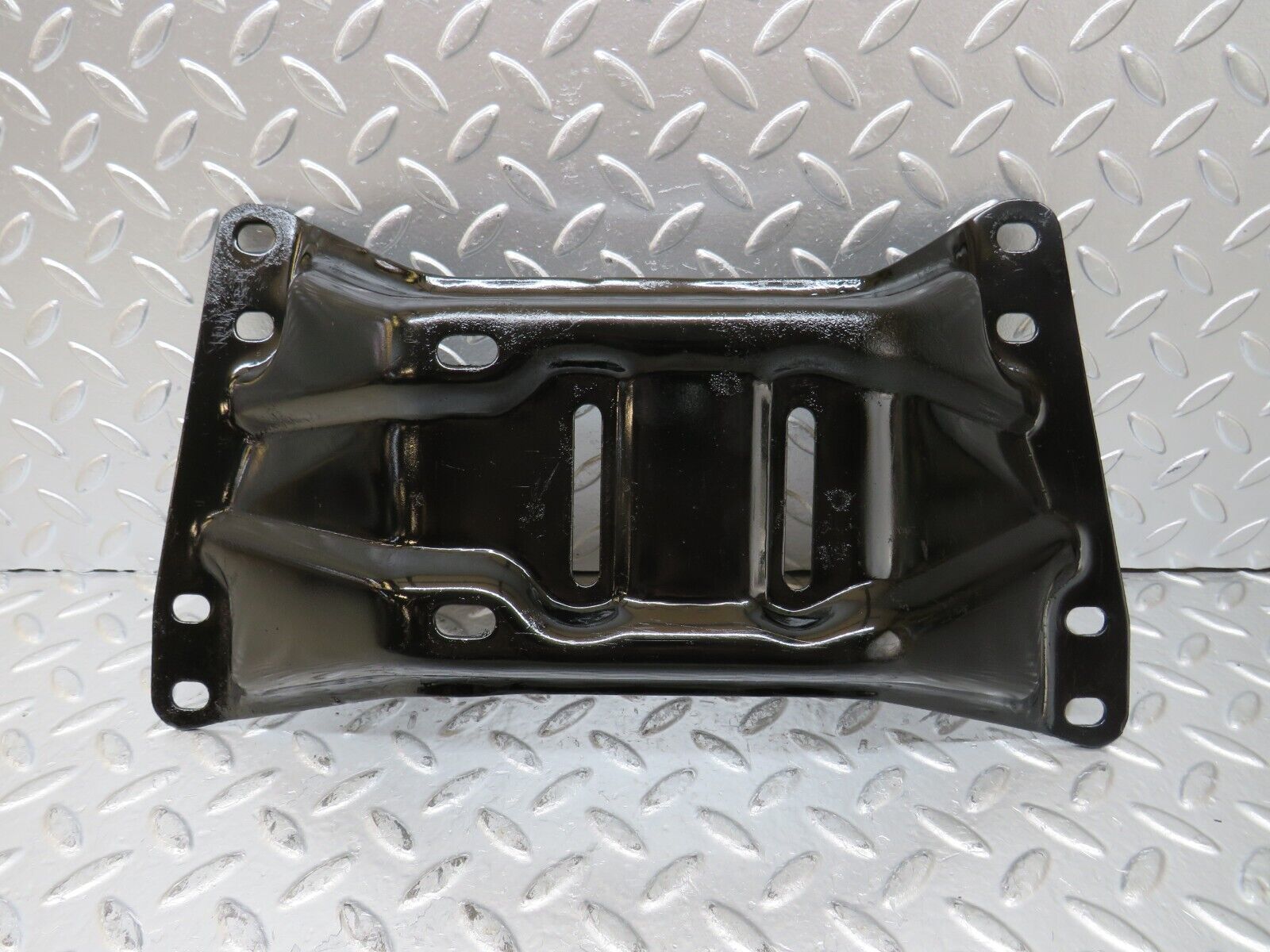 26124 Mercedes-Benz W116 450SE Gearbox Mount Bracket