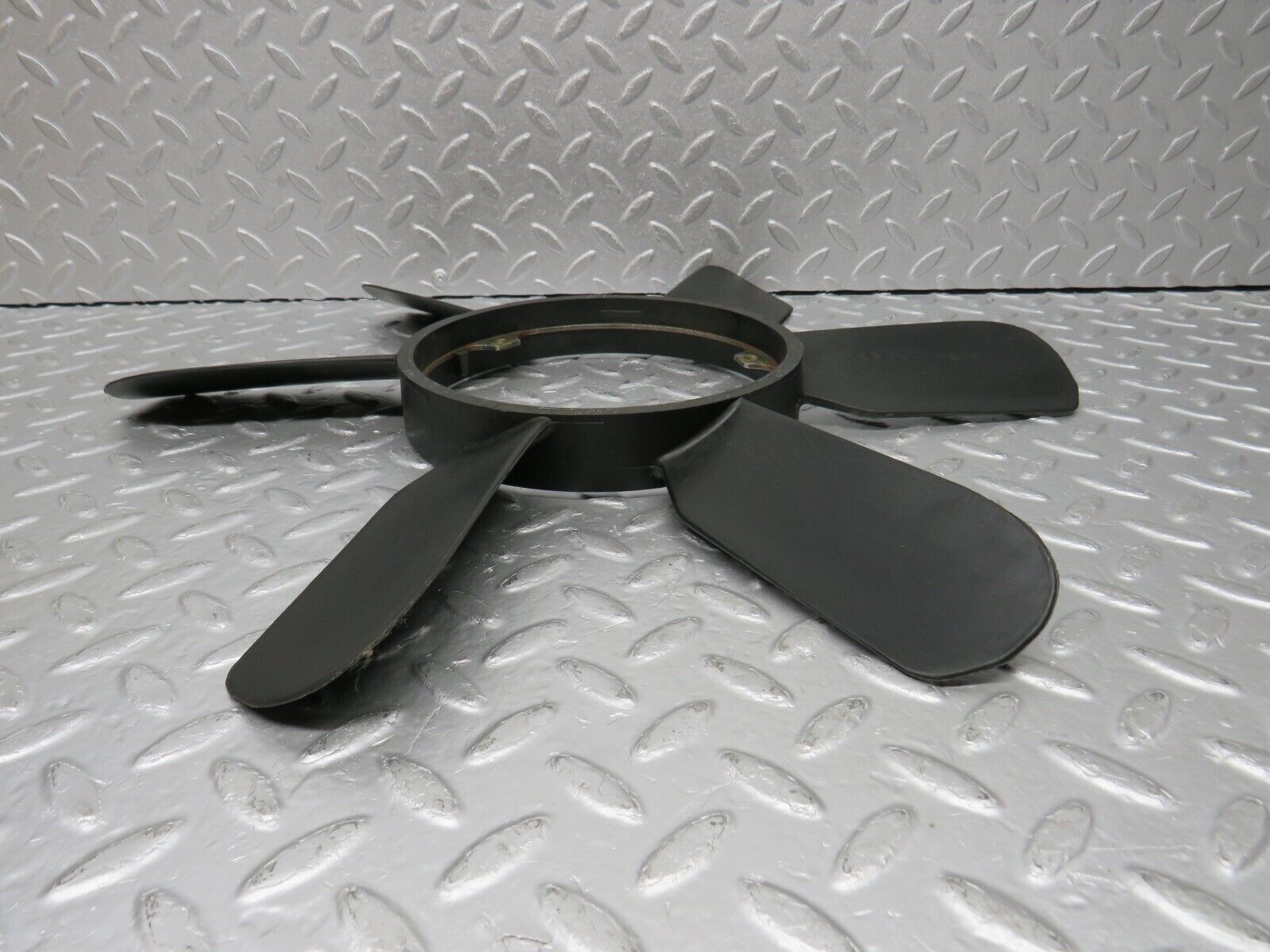 39444 Mercedes-Benz R129 320SL Coupe Engine Cooling Fan 1032000623