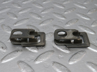 34132 Mercedes-Benz W124 260E Fuel Injector Bracket 2x