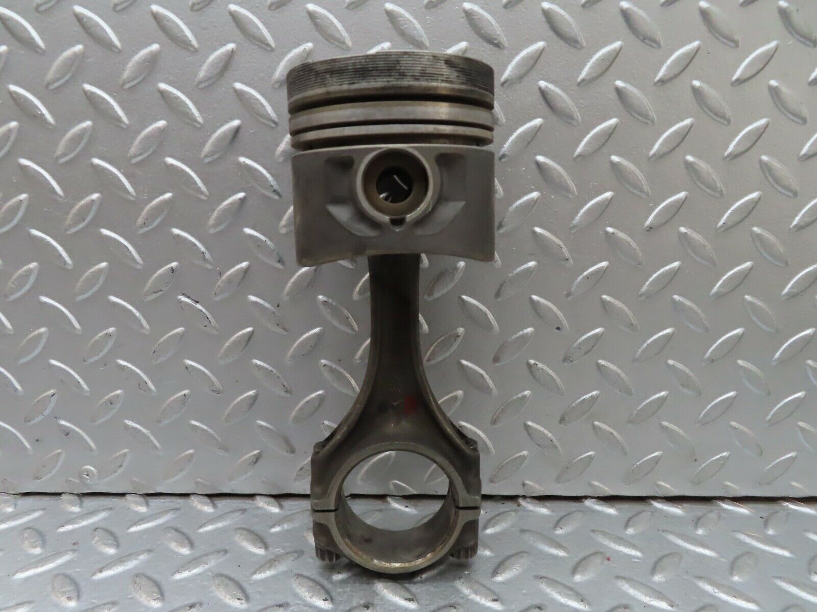 19196 Mercedes-Benz W123 300D Piston With Connecting Rod 91.48 mm