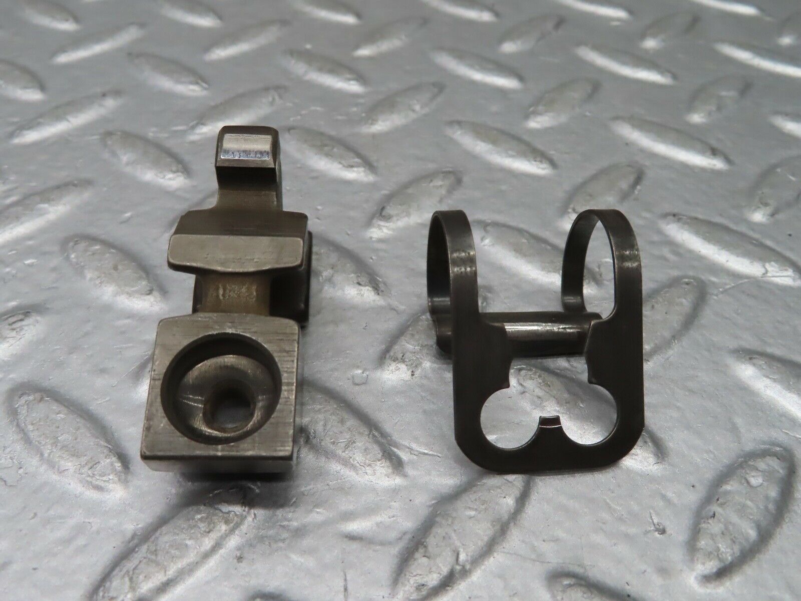 20727 Mercedes-Benz R107 450SL Valve Rocker Arm With Retaining Spring