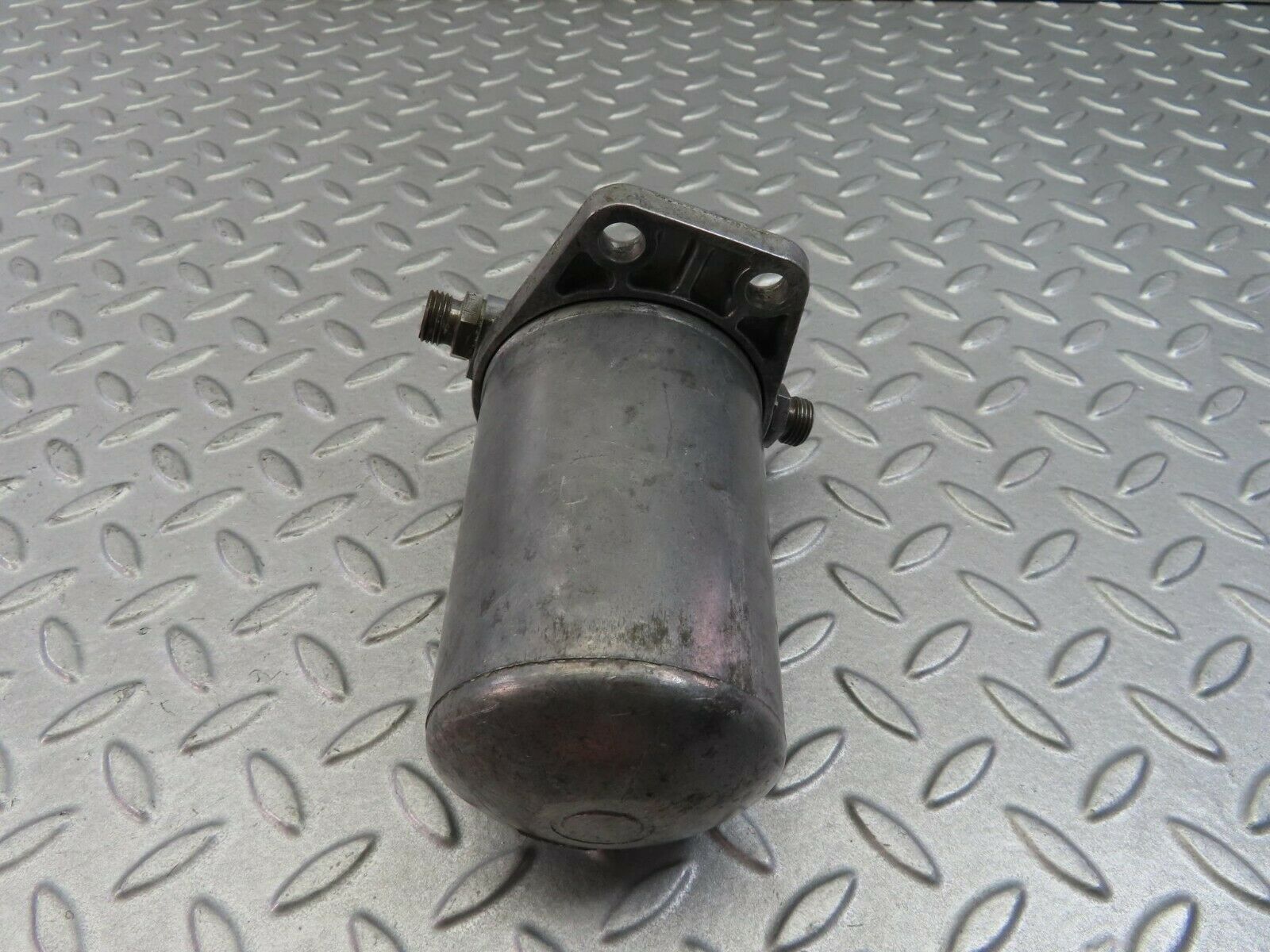 8250 Mercedes-Benz W108 Fuel Filter Housing Bosch 0450108003