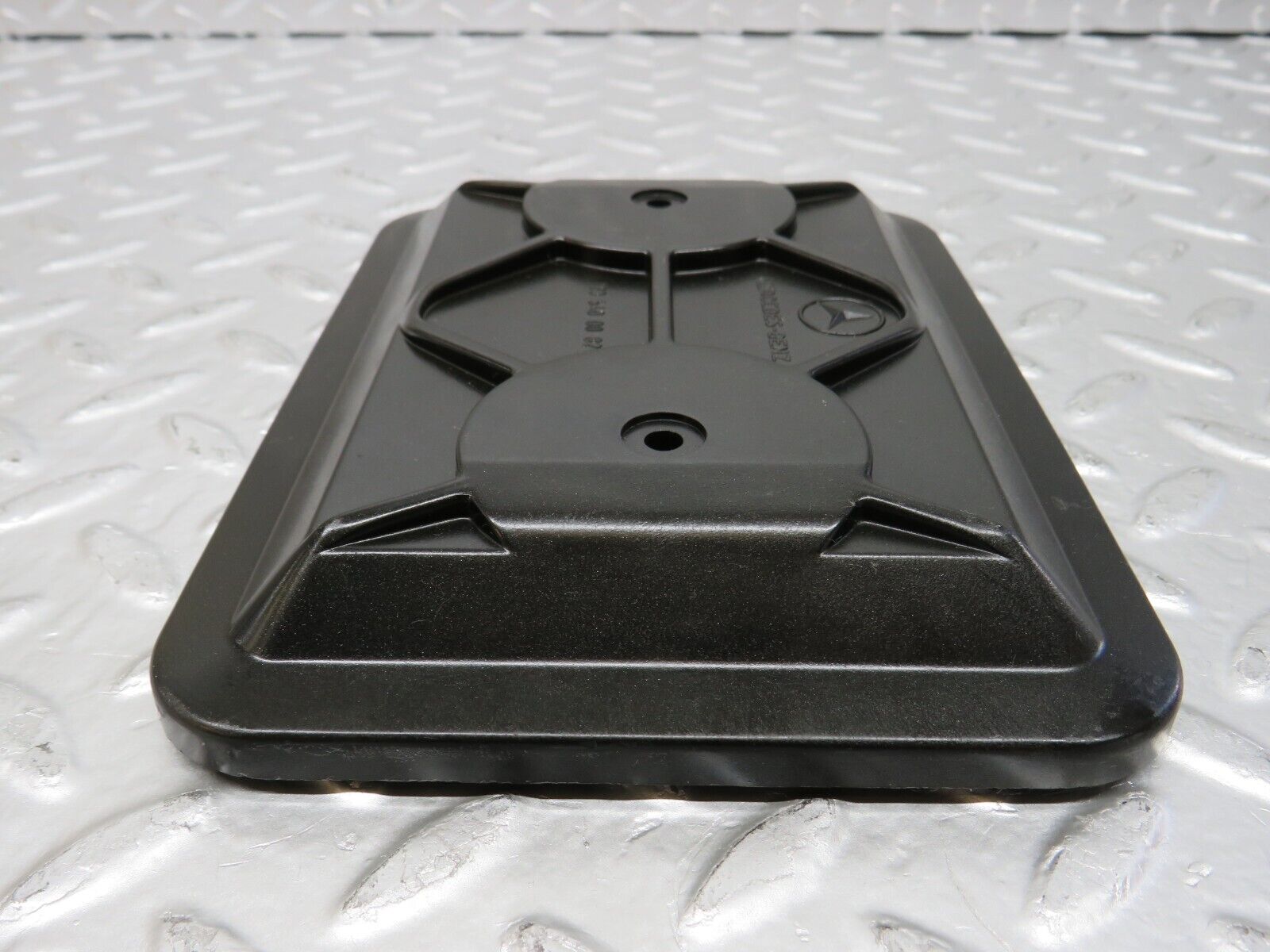 25582 Mercedes-Benz W123 200 Fuse Box Cover Lid 1235400082