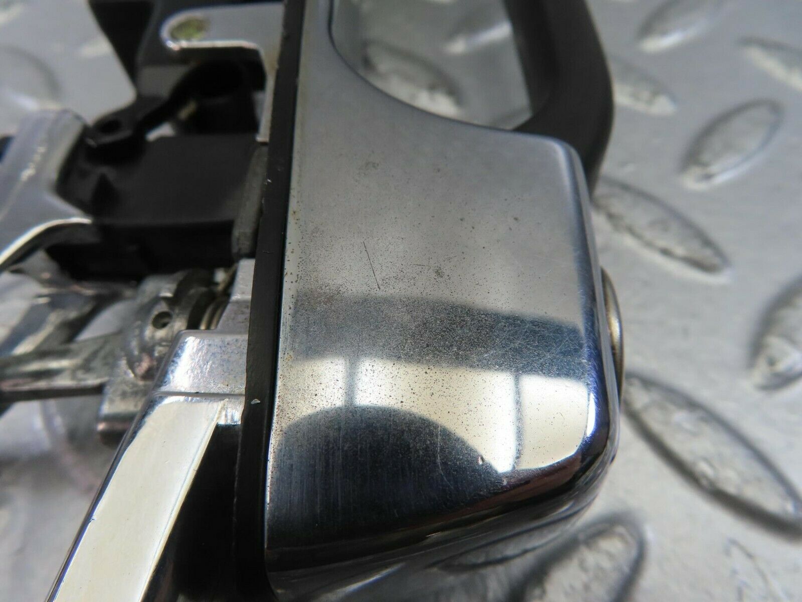 10824 Mercedes-Benz W123 230E Exterior Chrome Door Handle Front Left No Key