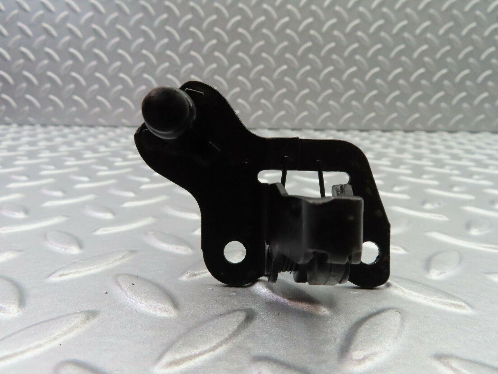 6801 Mercedes-Benz S124 E220 Wagon Bonnet Lock Catch 1248800260