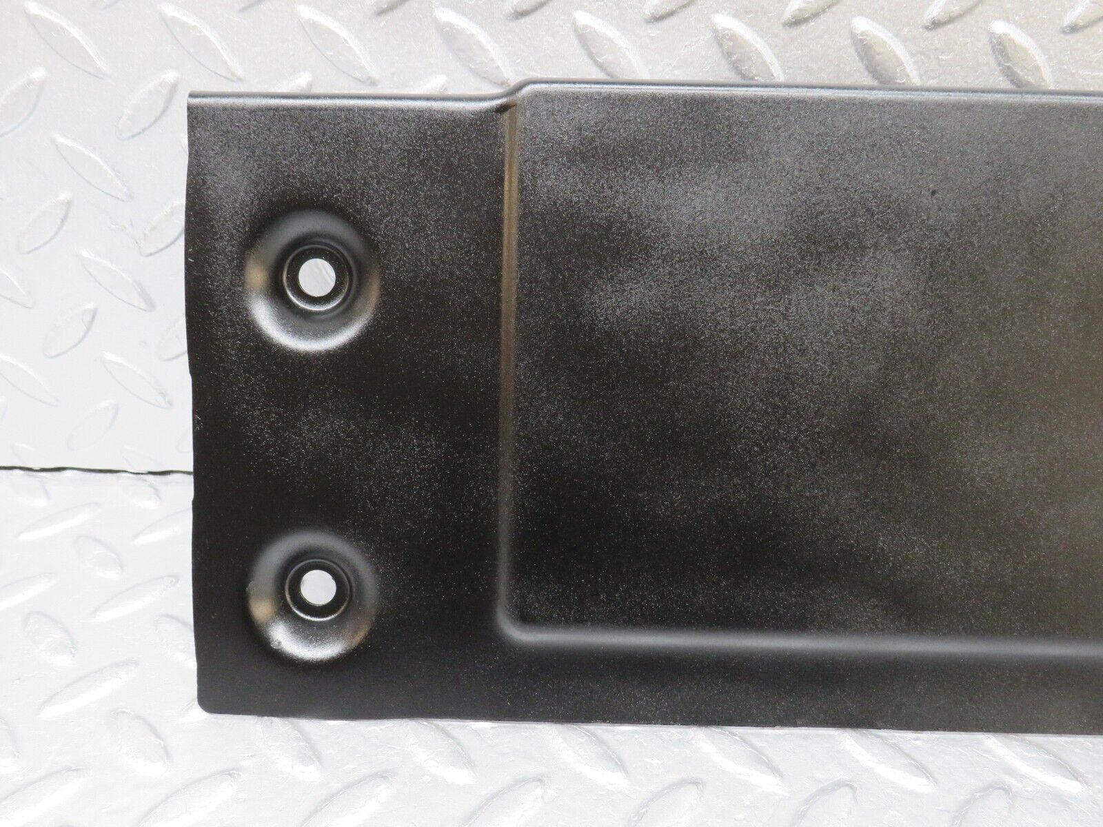 38012 Mercedes-Benz A124 320E Cabriolet Soft Top Hydraulic Pump Support Bracket