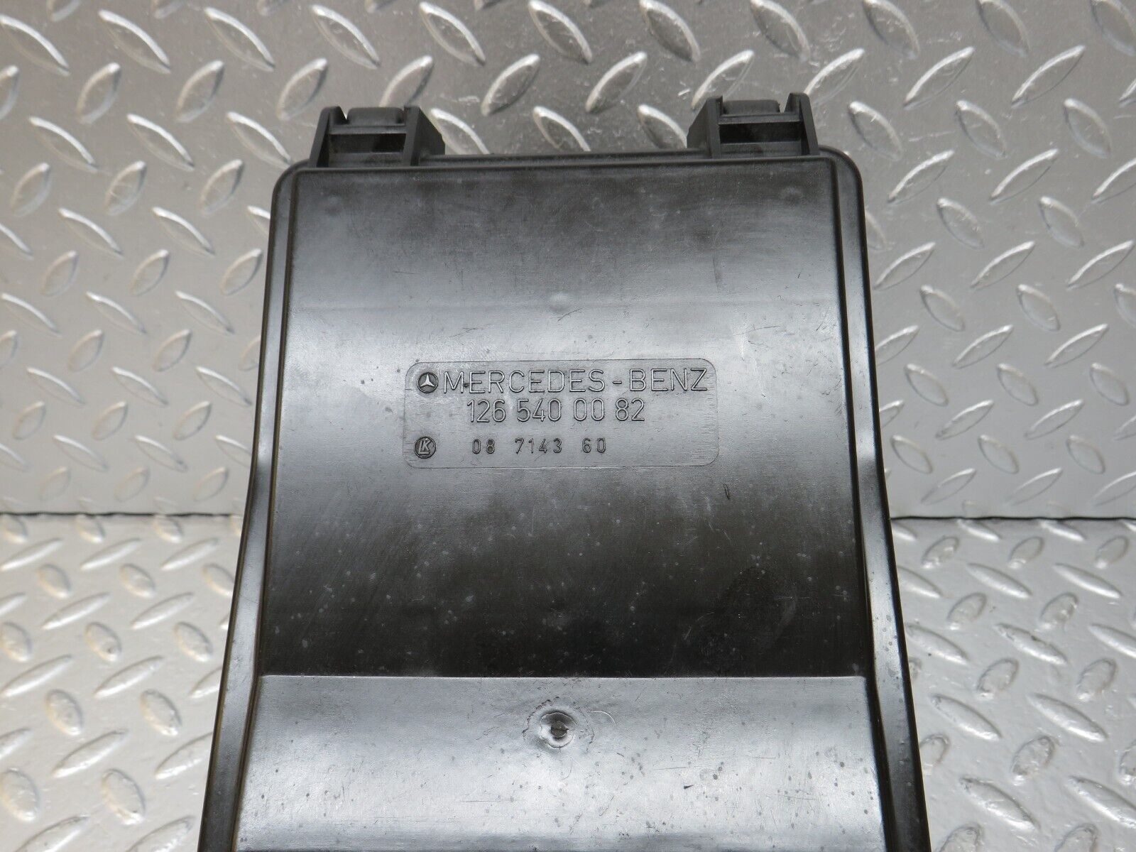 34440 Mercedes-Benz C126 380SEC Coupe Fuse Box 1265400650 1265400082
