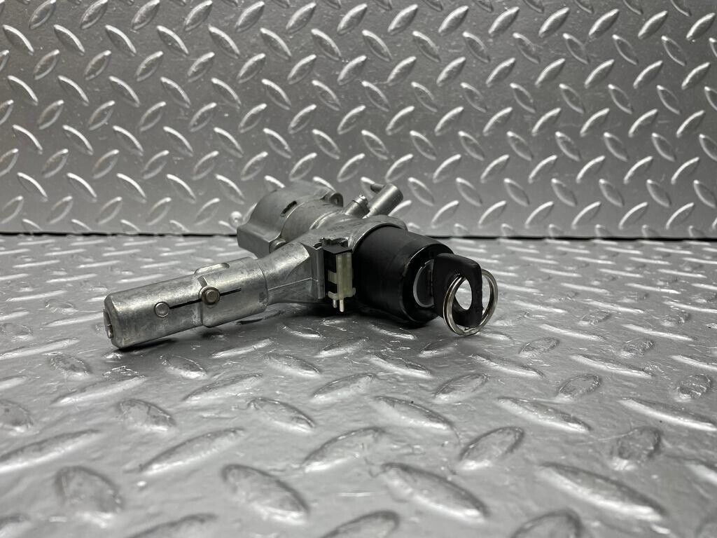 30200 Mercedes-Benz S123 240D Wagon Steering Lock Ignition Switch With Key