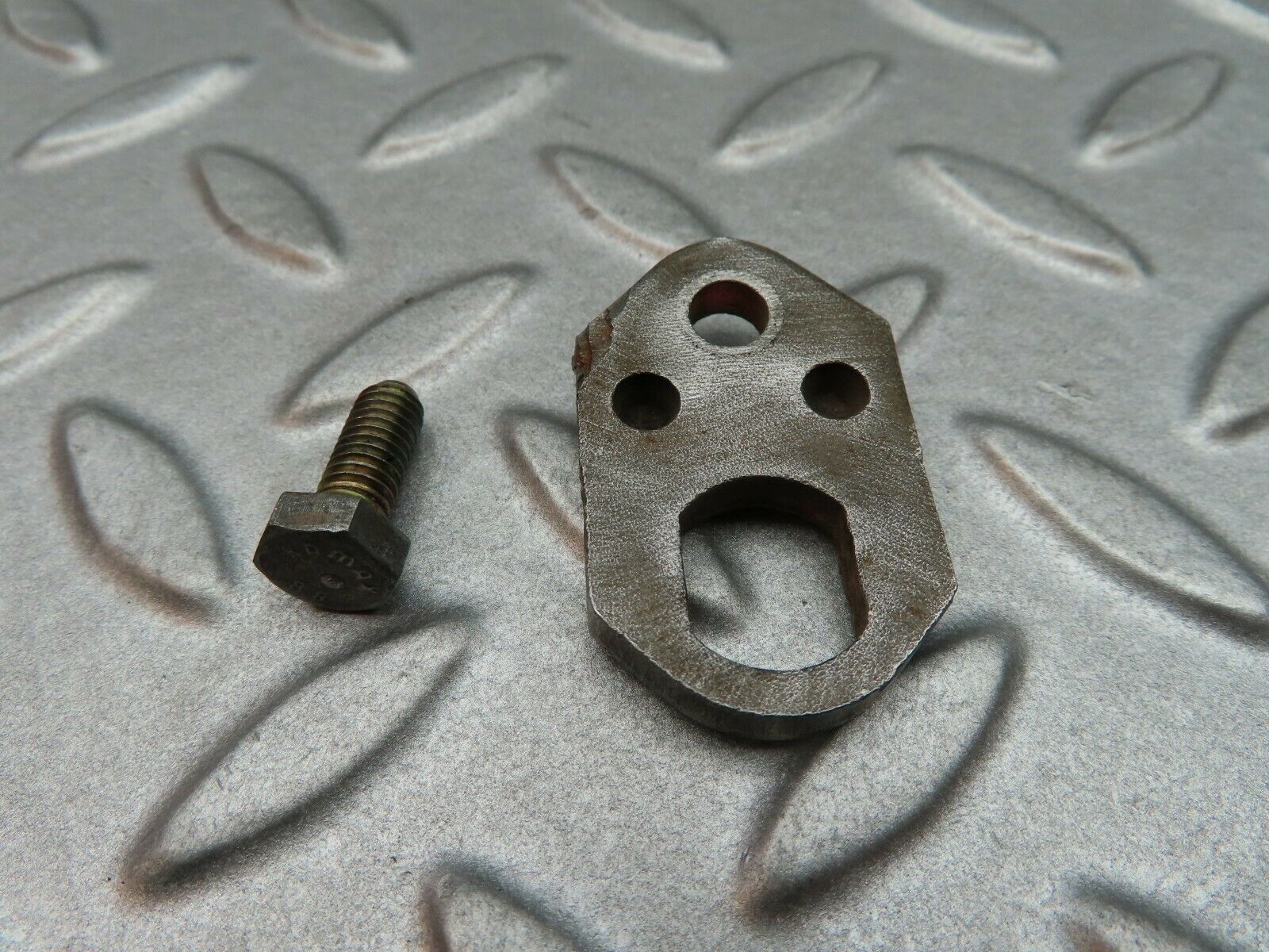 5128 Mercedes-Benz R107 350SL Coupe Fuel Injector Bracket