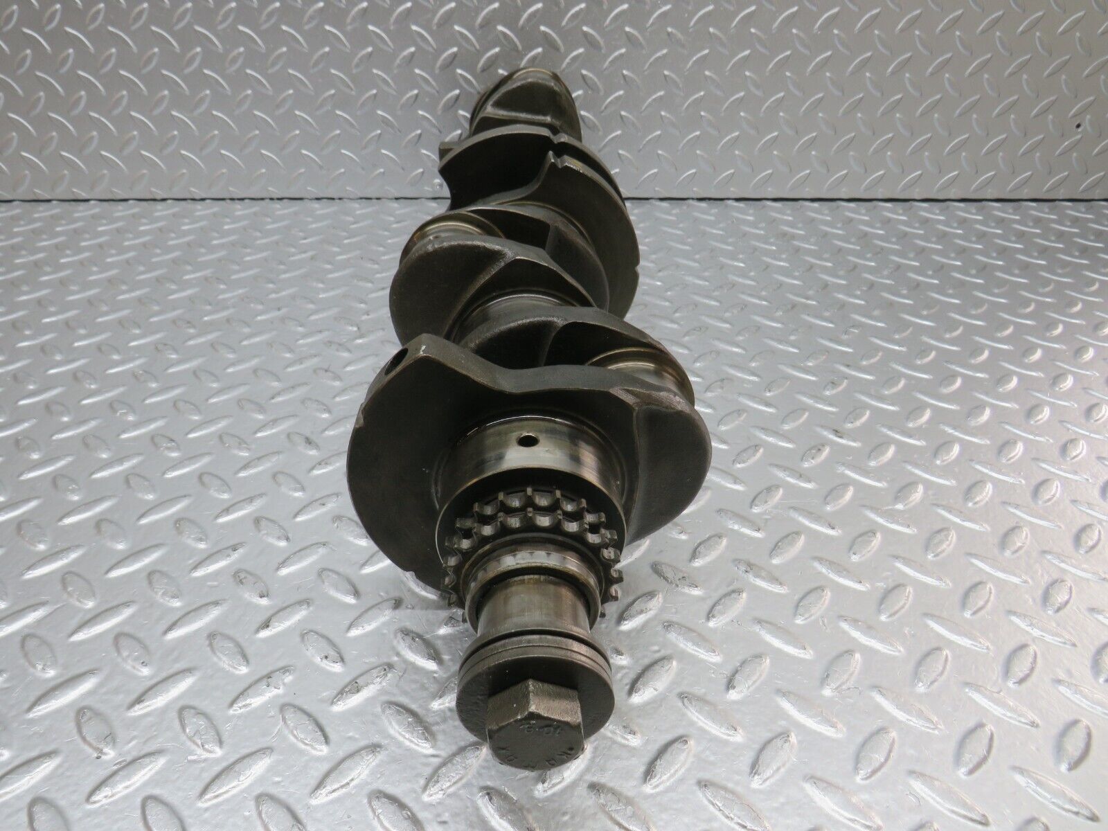 32929 Mercedes-Benz W123 300D Crankshaft OM617.912 6170310401