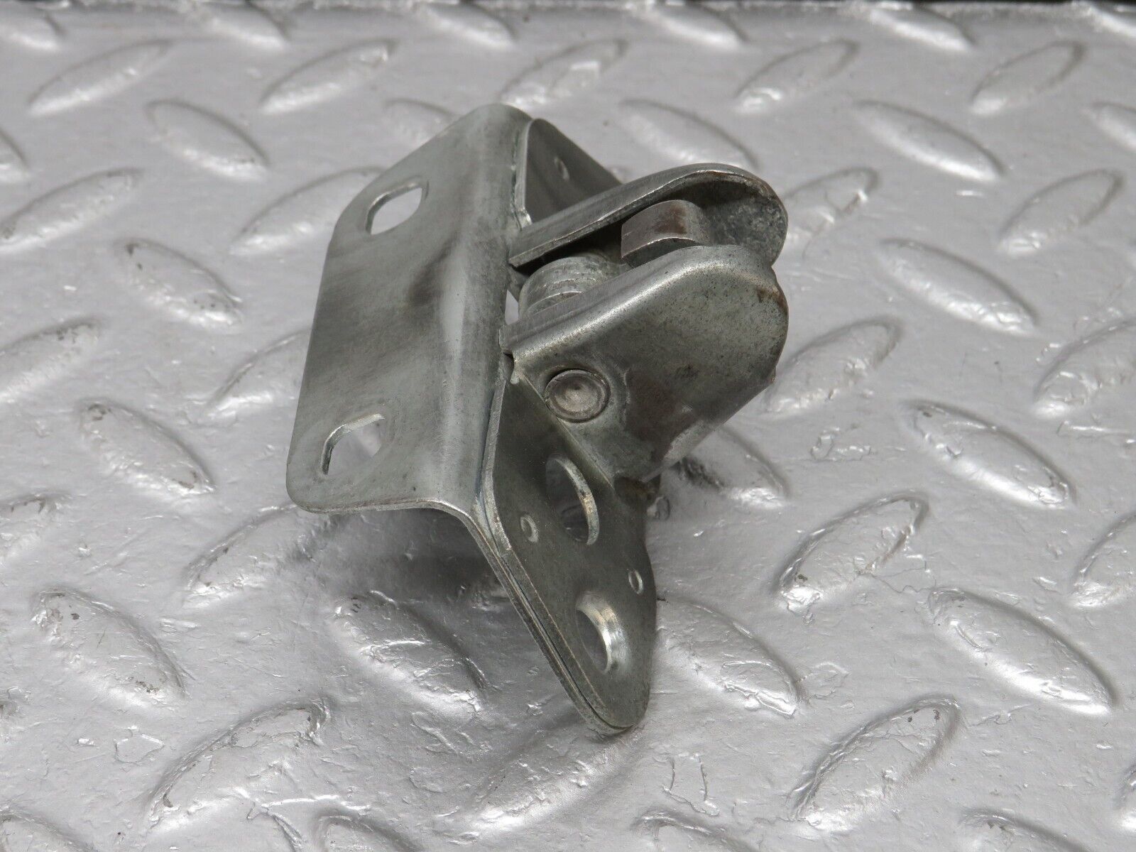40290 Mercedes-Benz W110 230 Trunk Lock Latch