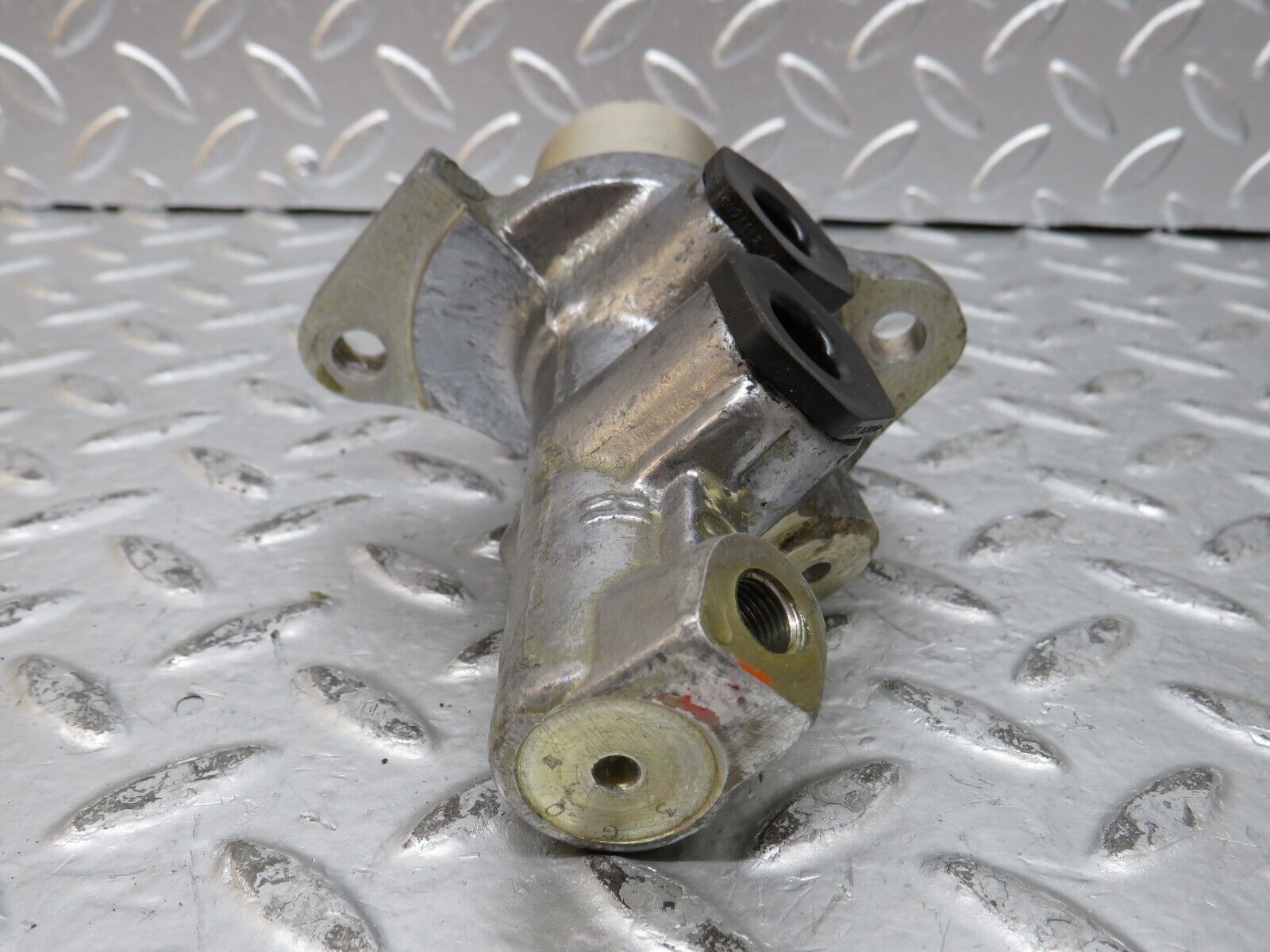 26683 Mercedes-Benz C124 220CE Coupe Brake Master Cylinder Ate 19/23