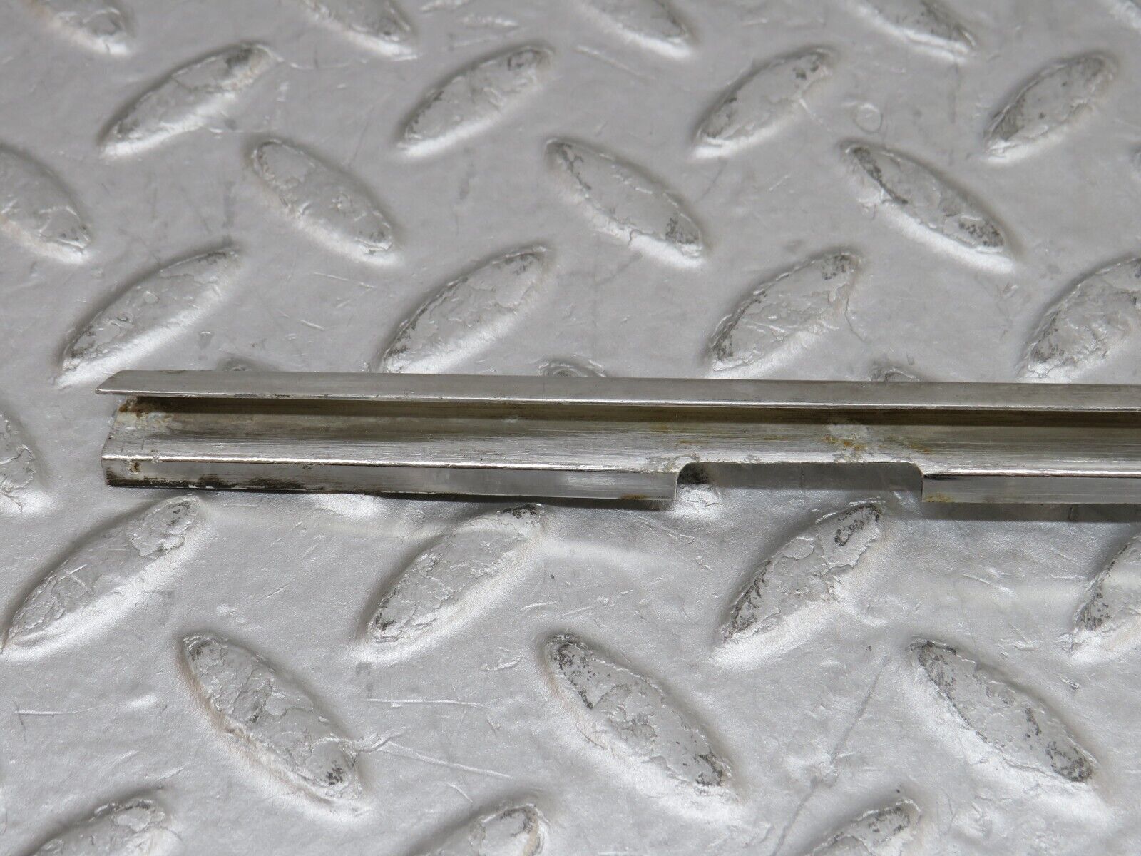 35867 Mercedes-Benz W108 Front Left Door Chrome Trim Pair