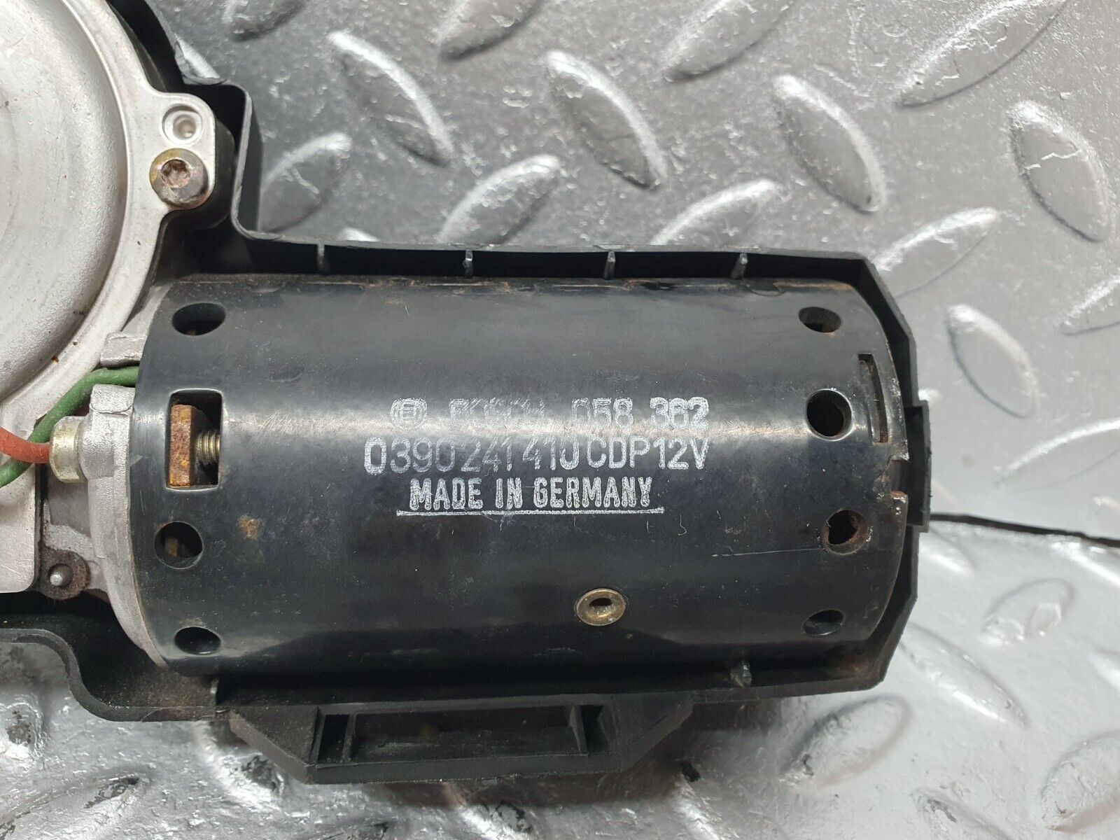 41446 Mercedes-Benz W124 200E Wiper Motor Bosch 0390241410