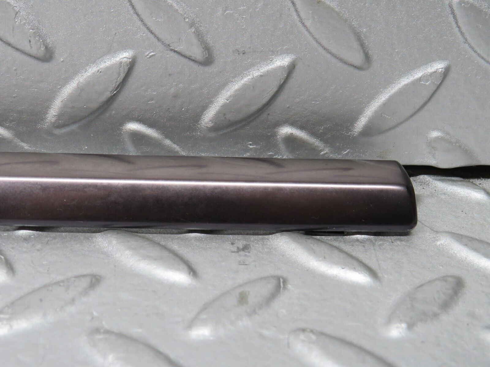 37891 Mercedes-Benz A124 320E Cabriolet Left Door Window Moulding Trim