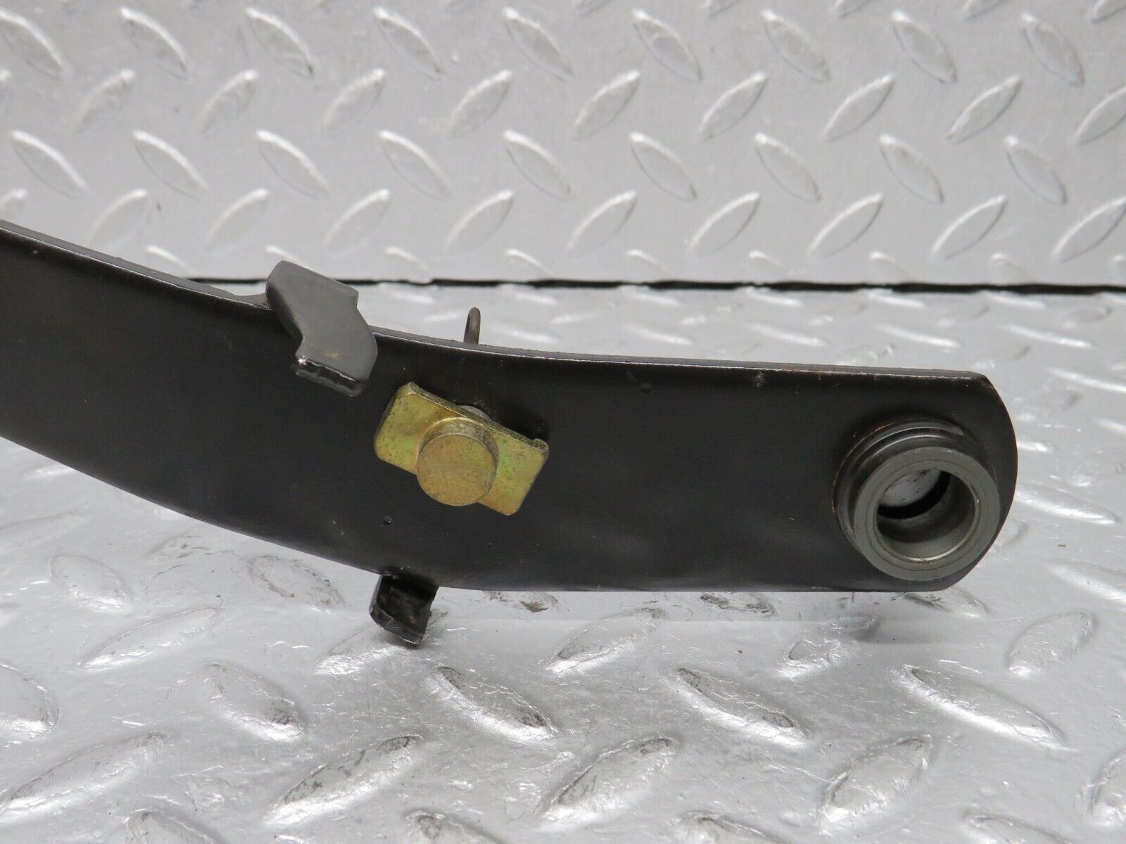 38811 Mercedes-Benz W201 190E 2.6L Brake Pedal With Rubber 1232910082