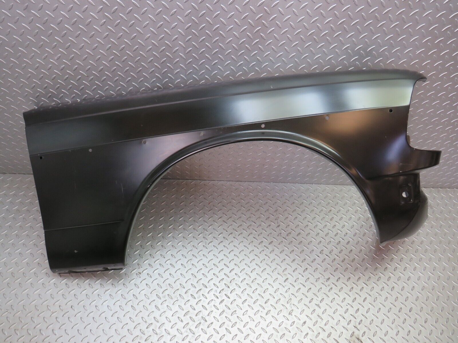 28346 Mercedes-Benz S123 240D Wagon Front Right Wing Fender