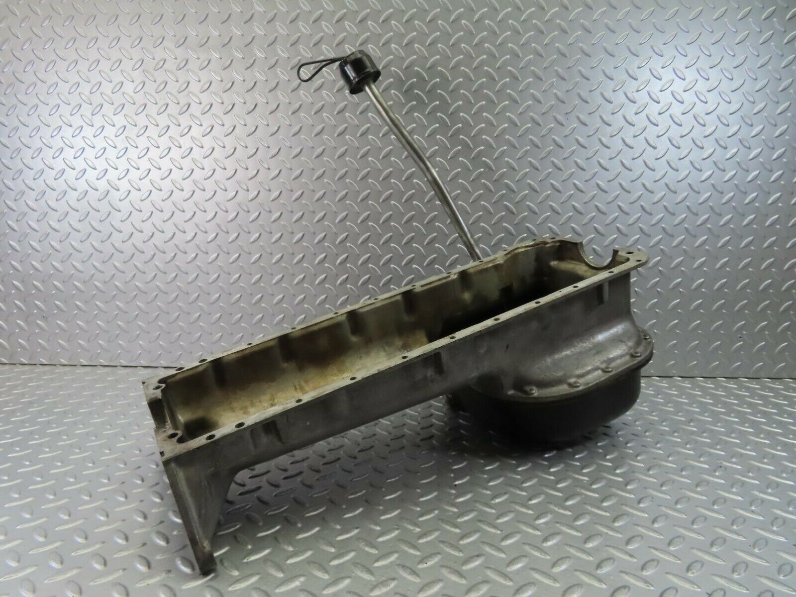 10194 Mercedes-Benz W111 220SE Oil Pan Oil Sump 1800142302
