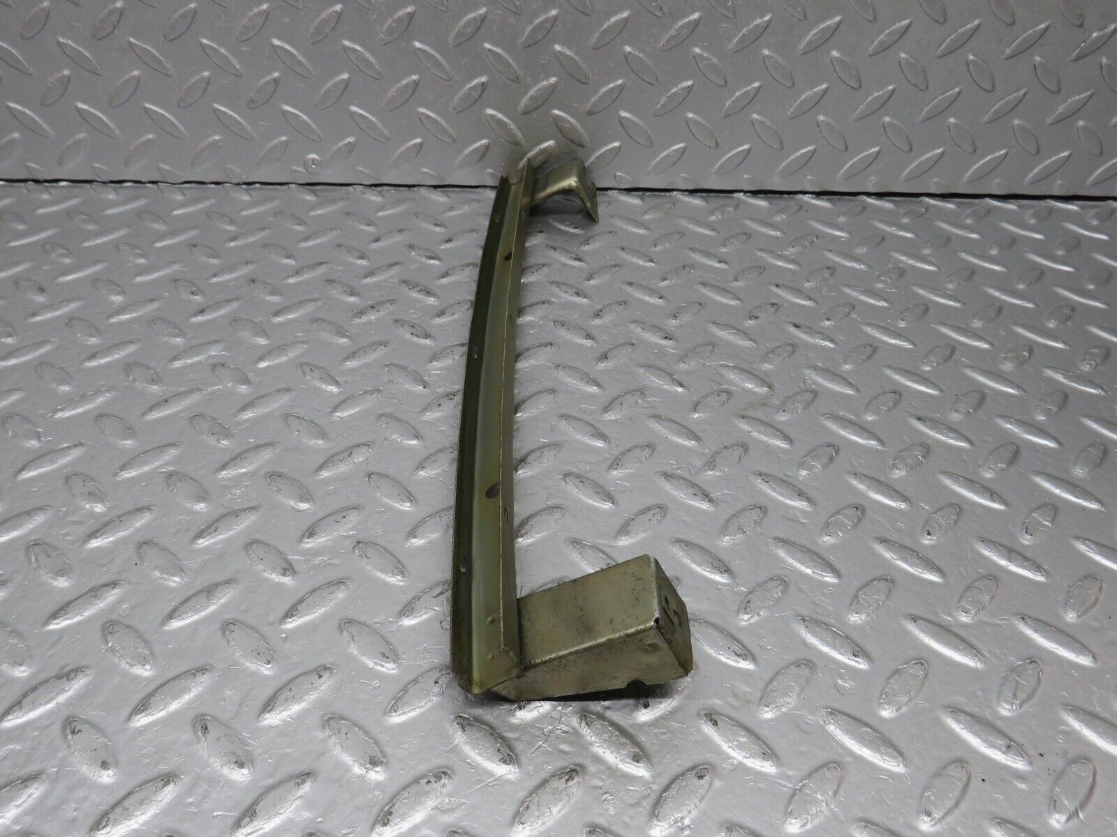 40586 Mercedes-Benz W123 300D Rear Right Door Window Channel