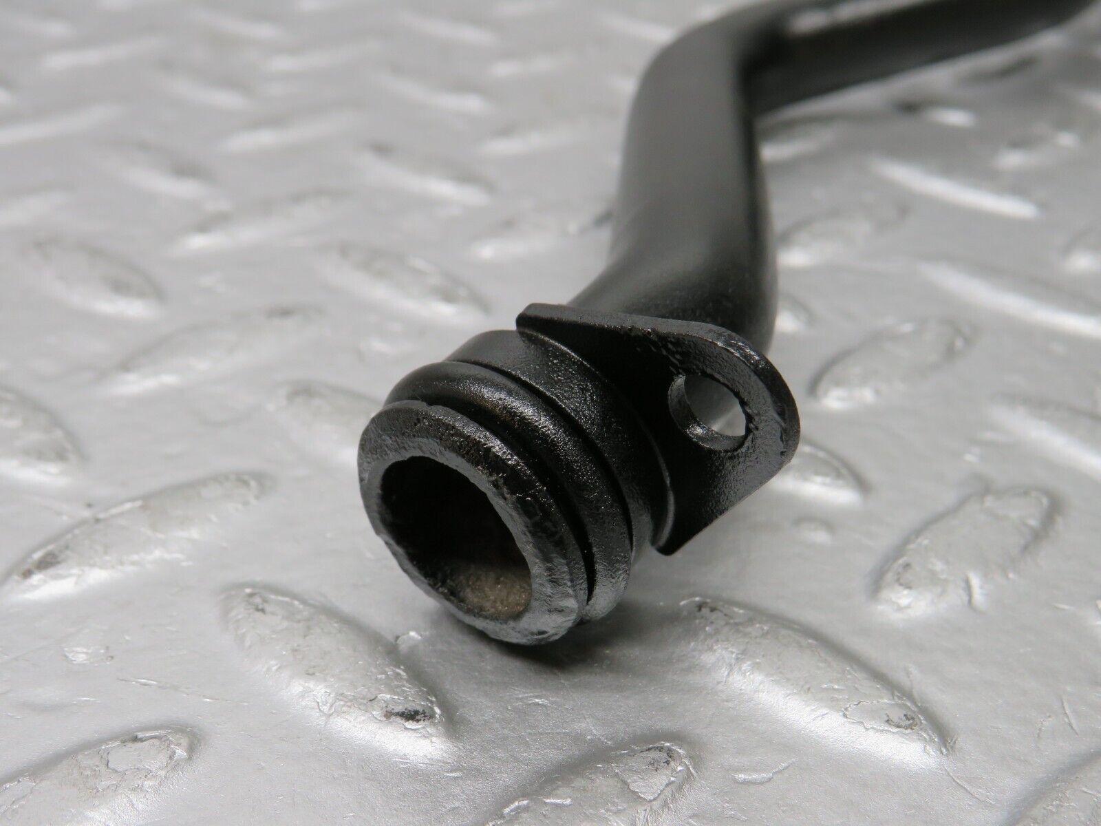 38149 Mercedes-Benz A124 320E Cabriolet Coolant Pipe