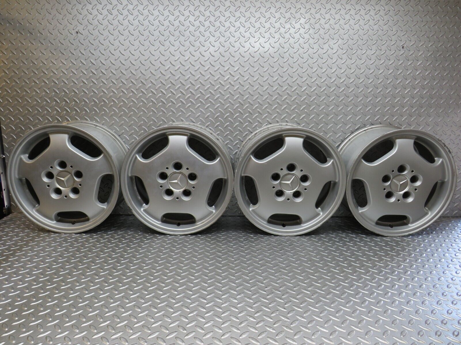 33527 Mercedes-Benz Alloy Wheel Set 7Jx15H2 ET37 KBA44301